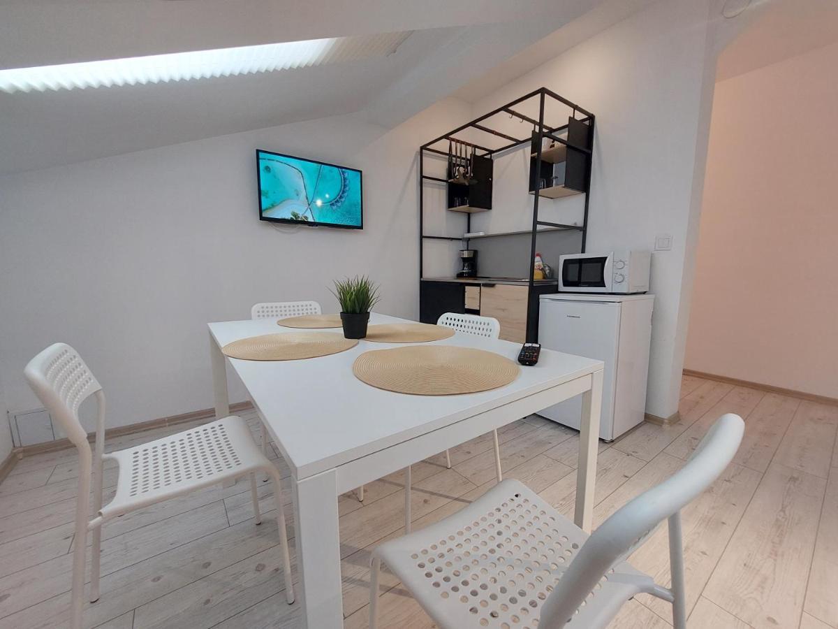 Key Apartments In Main Square ブラショフ エクステリア 写真