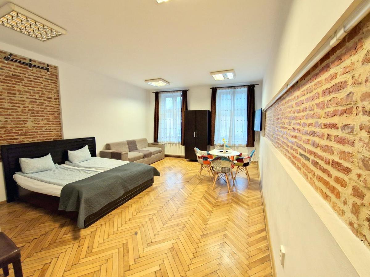 Key Apartments In Main Square ブラショフ エクステリア 写真